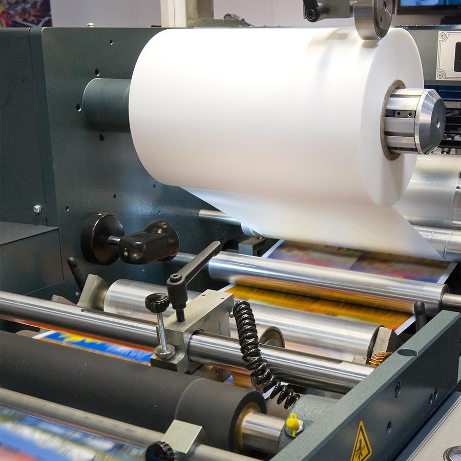 Paper rolls for printing production of print service providers / printing centers